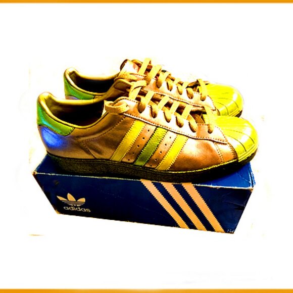 Athletic_Shoes
